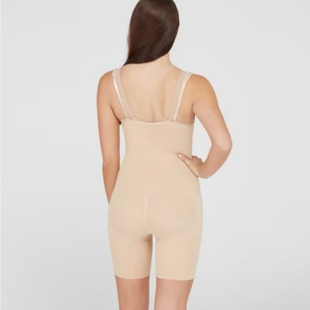 ASSETS by SPANX Women's Remarkable Results All-In-One Body Slimmer - Picture 4 of 12
